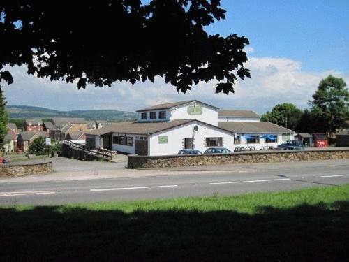 Green Acre Motel North Cornelly Εξωτερικό φωτογραφία